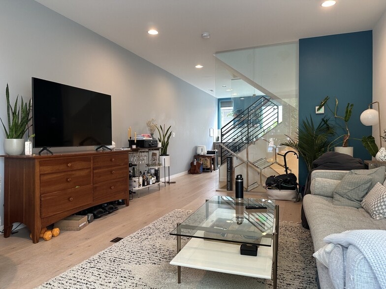 Living area - 106 22nd Ave S