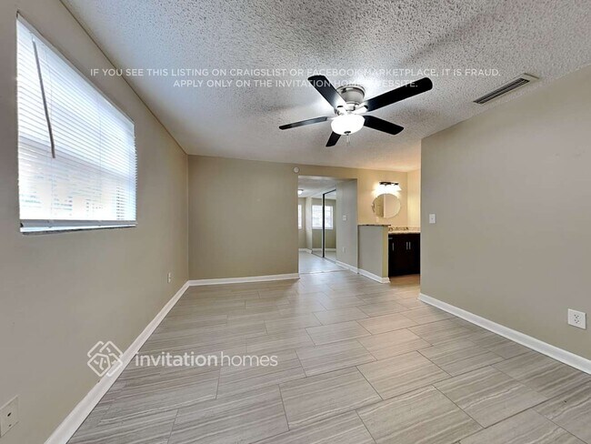 Building Photo - 8261 Greenleaf Cir