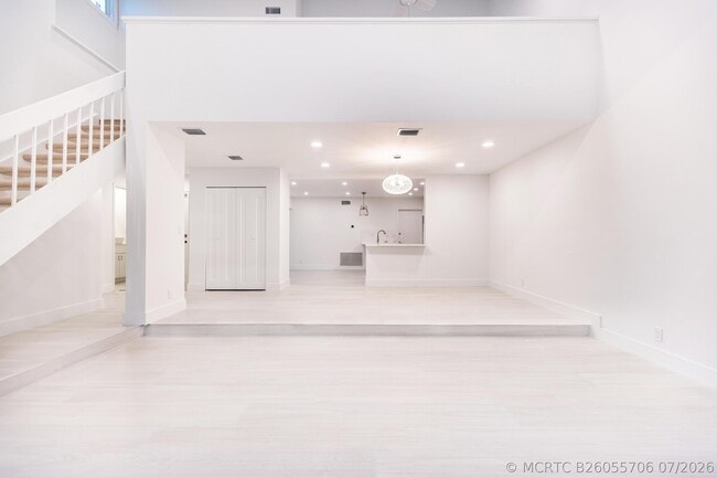 Building Photo - 7860 Stanway Pl