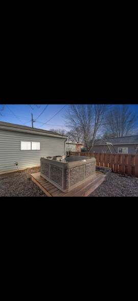 Primary Photo - 6033 11th Ave S