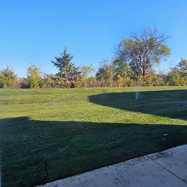 Building Photo - 363 SE 70 Rd