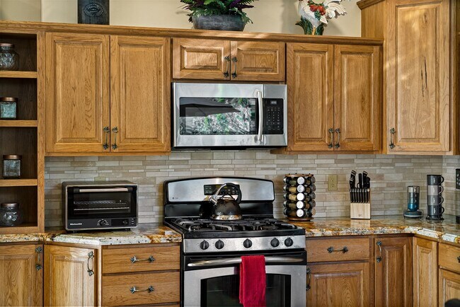 Building Photo - 2450 Mule Deer Rd