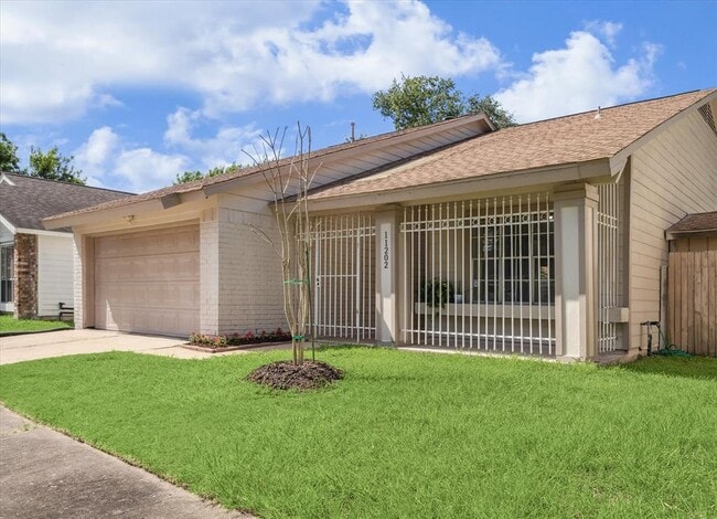 Primary Photo - 11202 Bayou Pl Dr