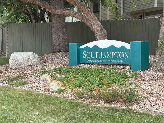 Building Photo - Large 2-story townhome with finished basement & 1-car garage!
