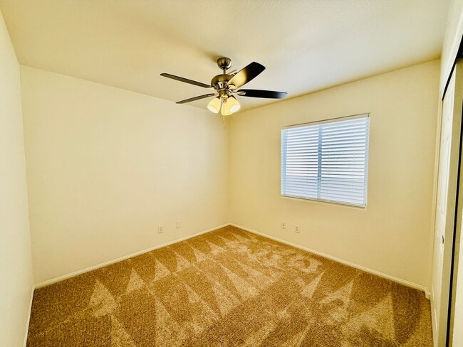 Building Photo - Charming Home in Henderson!