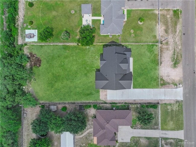 Building Photo - 3730 E Davis Rd