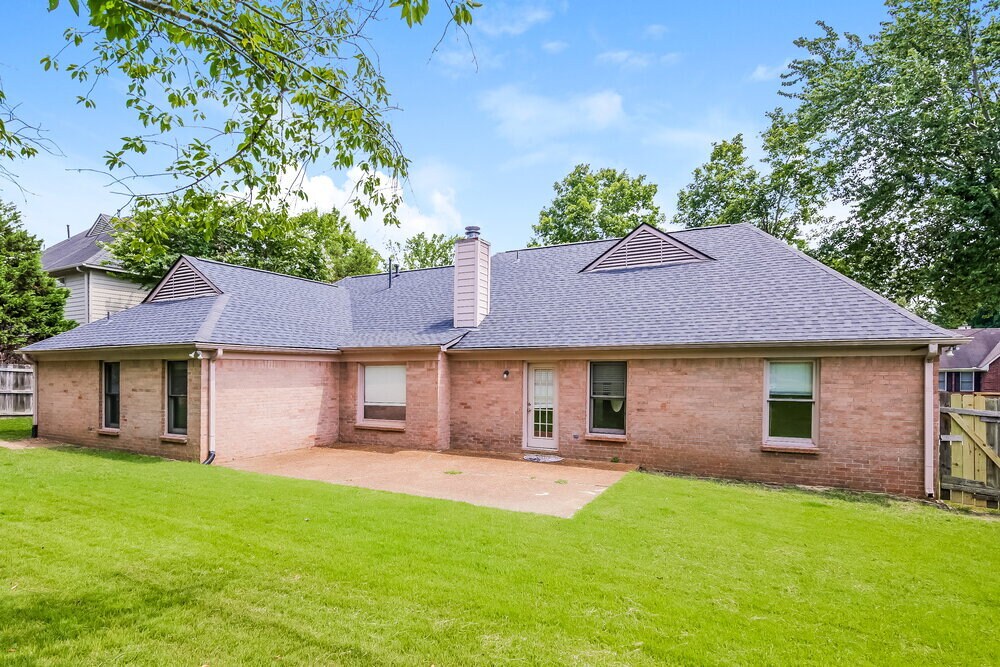 Building Photo - 8730 Raspberry Ln