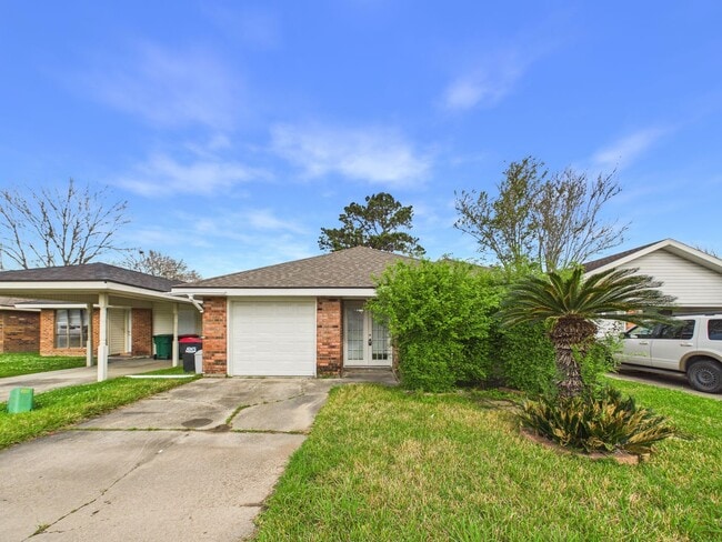 Building Photo - AVAILABLE NOW! 2 Bedroom 2 Bathroom