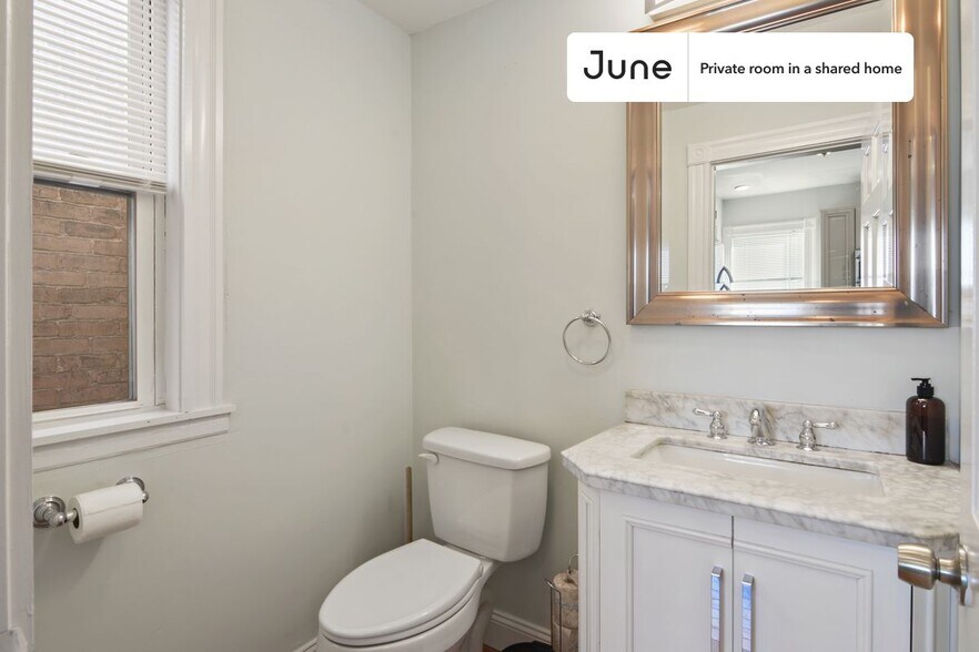 Building Photo - Room in Shared 4 bed/1.5 bath home