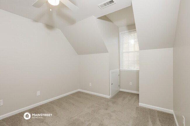 Building Photo - 90 Cedarhurst Ln