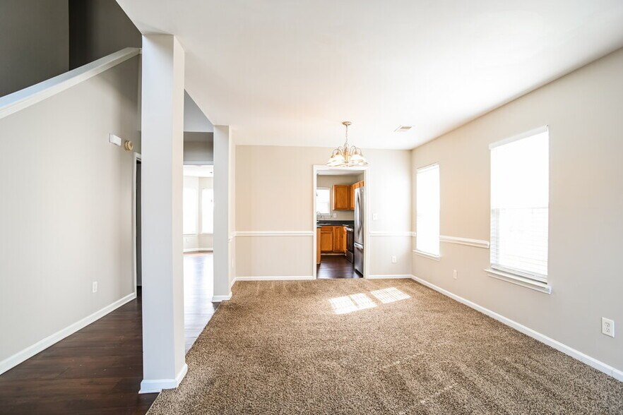 Building Photo - 3313 Valerie Dr