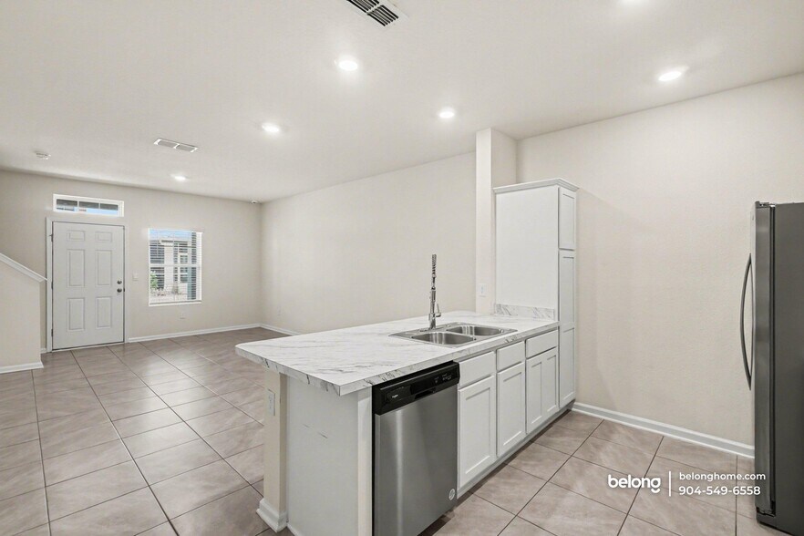 Building Photo - 86752 Shortline Cir