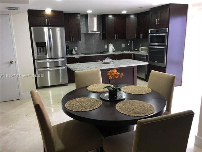 Building Photo - 881 Ocean Dr