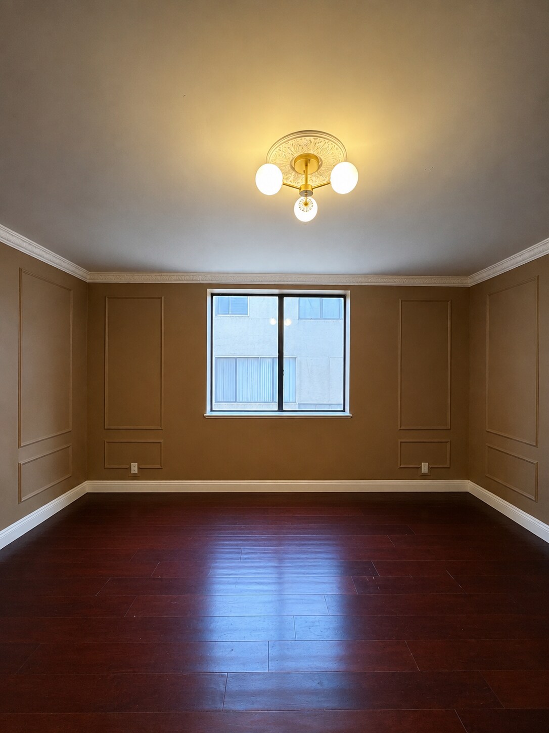 Building Photo - 5429 Newcastle Ave