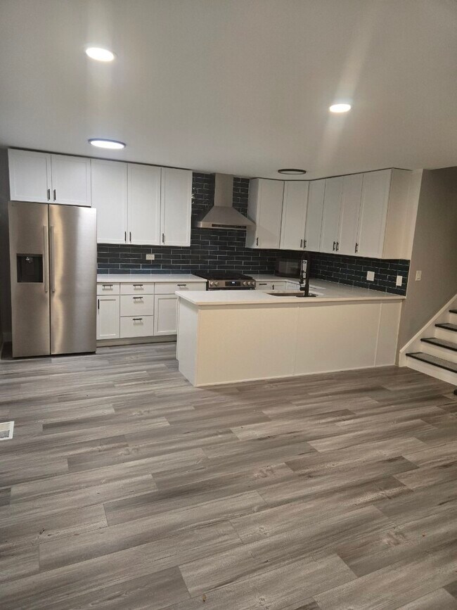 Building Photo - 456 W Inverrary Ln