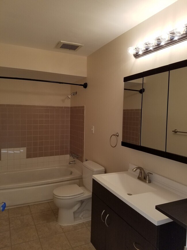 Building Photo - 1948 8th Ave W