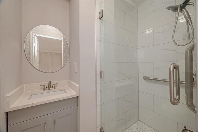 Building Photo - 2112 Limrick Dr