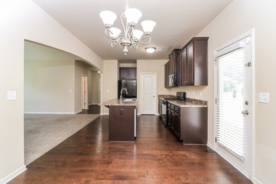 Building Photo - 2950 E Captiva Dr