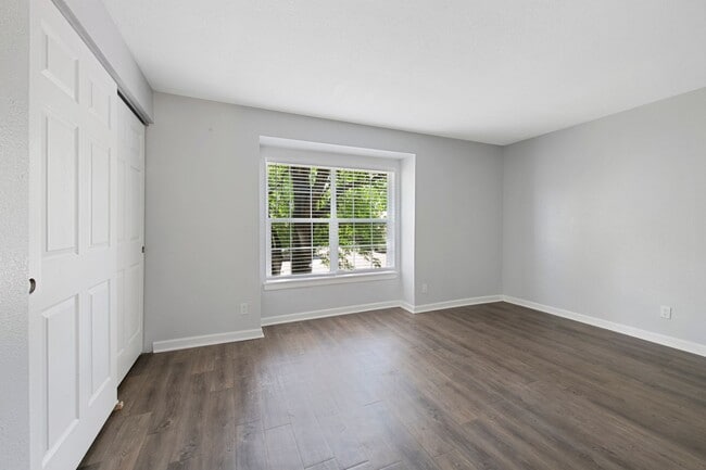 Building Photo - Beautiful 2 Bed 2 Bath Townhouse in Otero Ridge