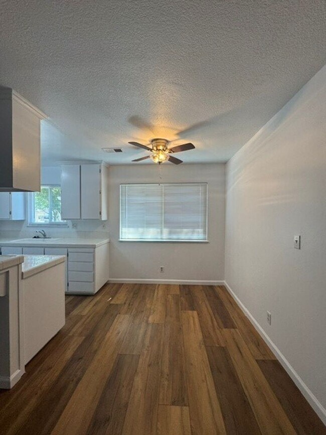 Building Photo - Beautifully Upgraded, 2 Bedroom 1 Bath Condo In a Great Location in South San Jose