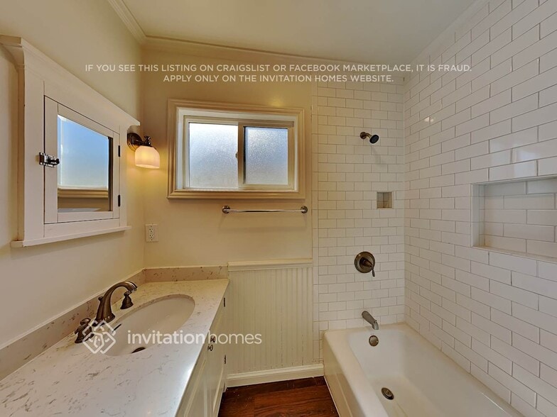 Building Photo - 6556 Beeman Ave
