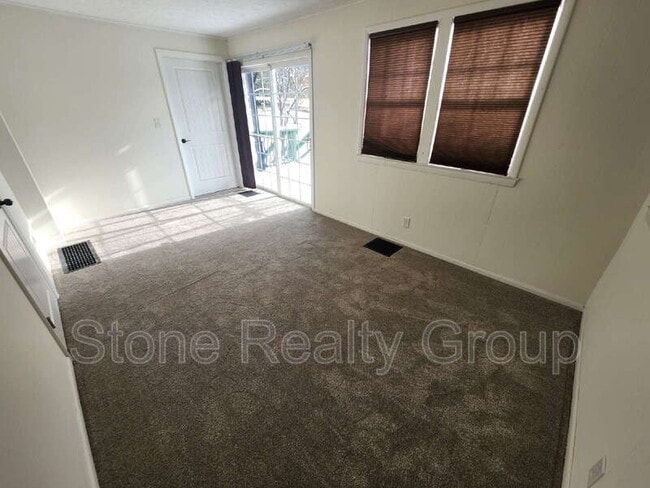 Building Photo - 44 Allendale Ln