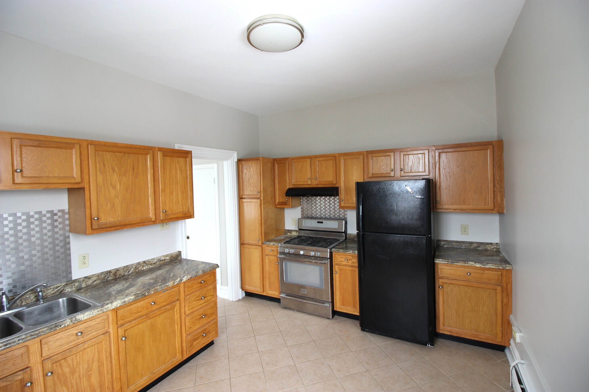 Building Photo - 322 Hodgson St