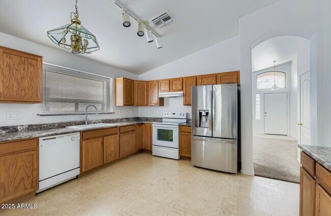 Building Photo - 21098 N Alexis Ave