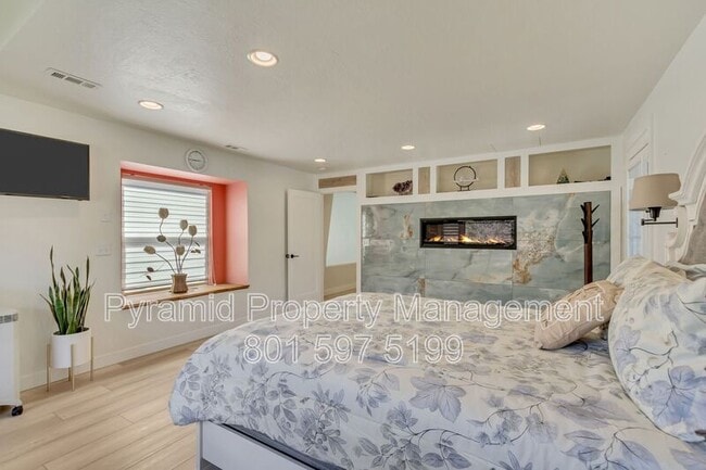 Building Photo - 10971 Cindy Cir
