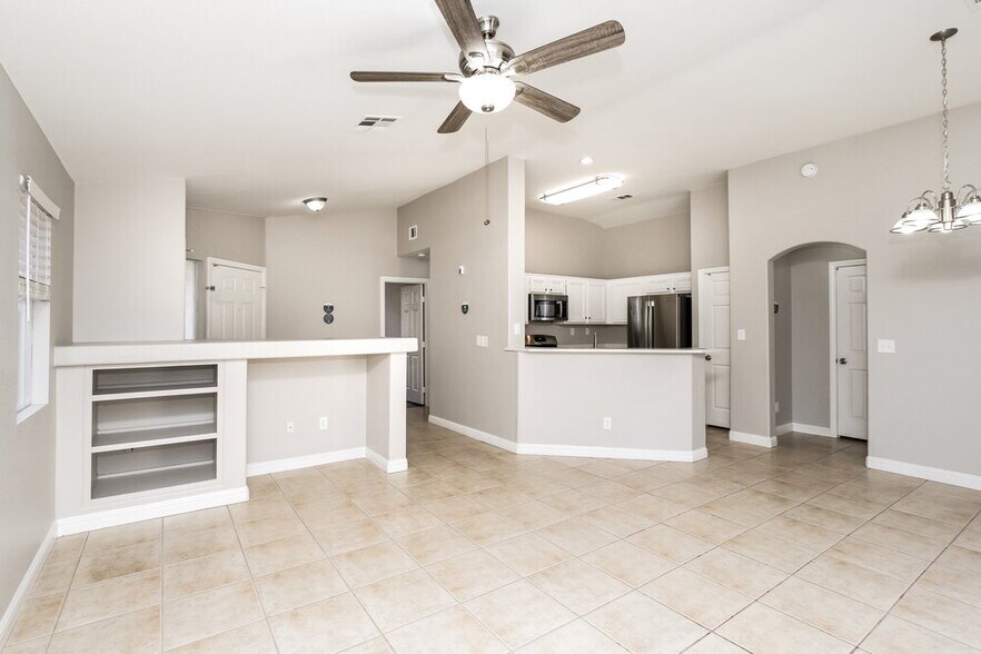 Building Photo - 716 Castlebridge Ave