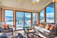 Building Photo - 1740 High Pine Dr