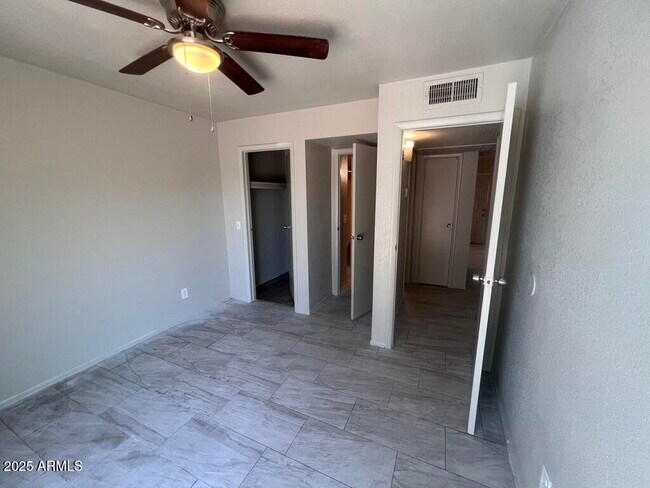 Building Photo - 45 N Phyllis