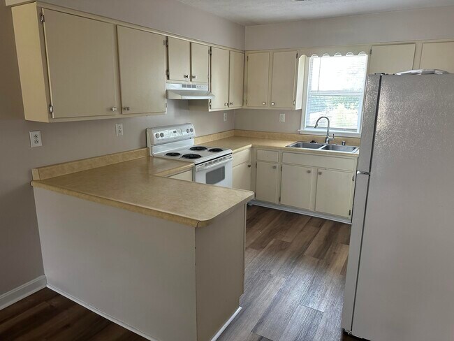 Building Photo - 788 Ridgeview Dr