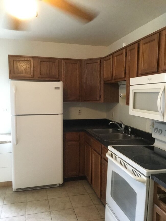 Building Photo - 1497 Equestrian Dr