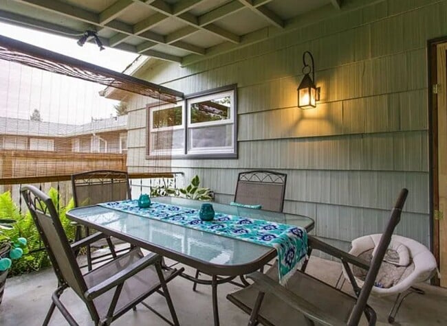 Building Photo - Arbor Lodge Bungalow with Hardwoods, Attac...