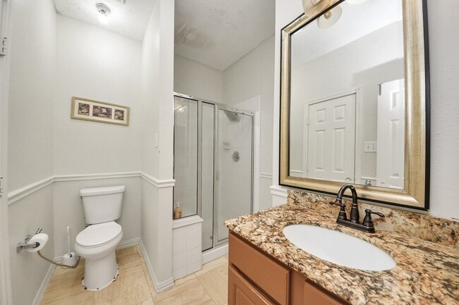 Building Photo - 922 Bayhill Dr