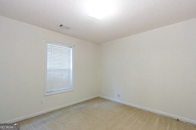 Building Photo - 2804 James Henry Dr