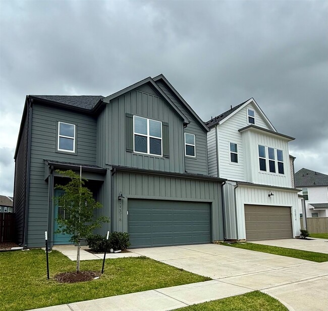 Building Photo - 22018 Lesley Grv