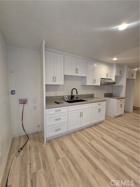 Building Photo - 3374 Fashion Ave