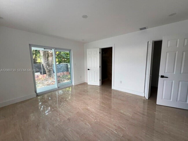 Building Photo - 1241 SW 22nd Ave