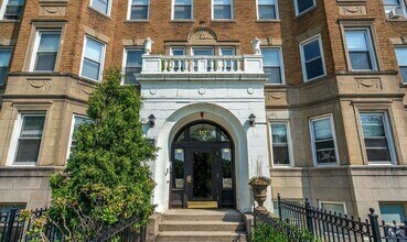 Building Photo - 117 Park Dr