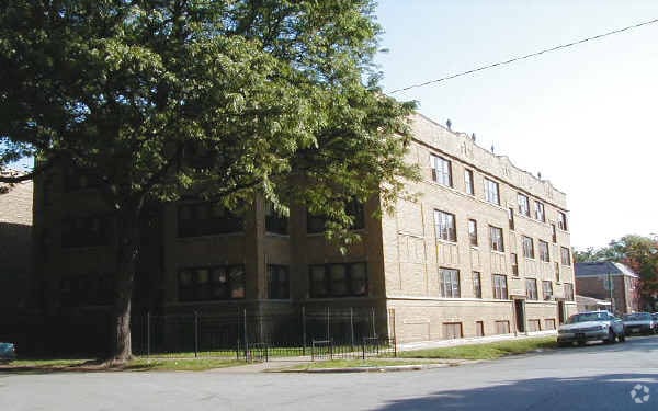 Primary Photo - 9355-9359 S Laflin St