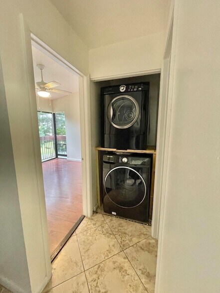 Building Photo - 2297 SW 15th St