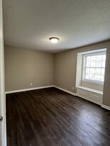 Building Photo - Madison Avenue Townhomes