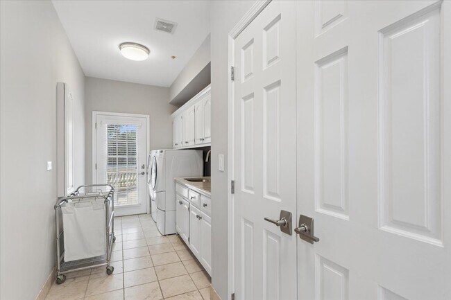 Building Photo - 9200 Falling Waters Dr W