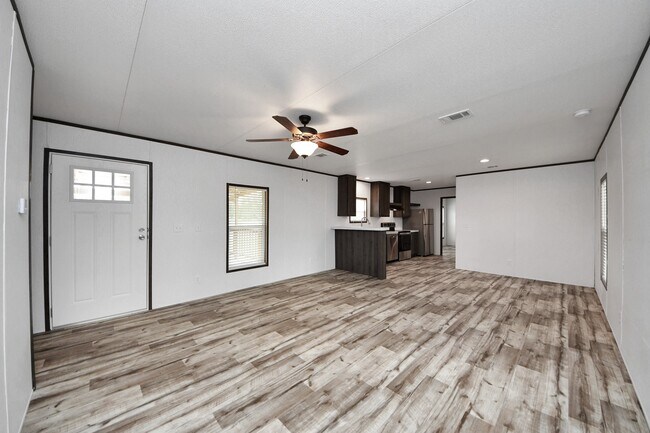 Building Photo - 1556 Brown Rd