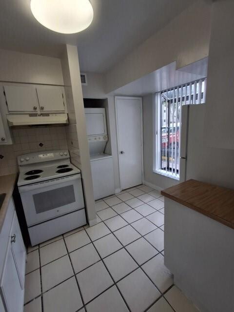 Building Photo - 714 Gardens Dr