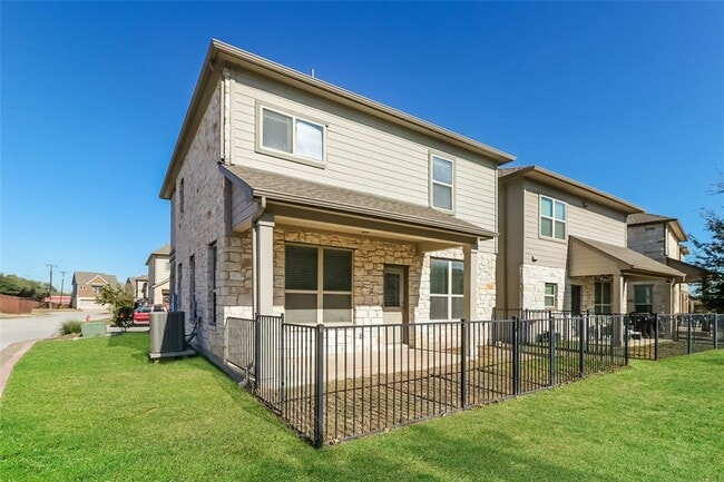 Building Photo - 2105 Town Centre Dr