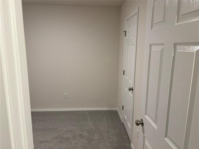 Building Photo - 801 S Katlyn Dr