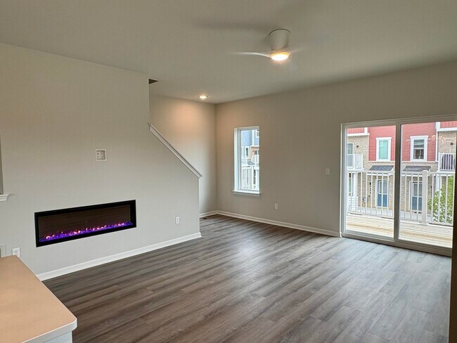 Building Photo - 4875 Ludlow Ln